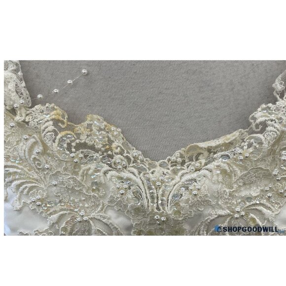 Alfred Angelo Vintage Wedding Dress and Veil - Picture 4 of 10